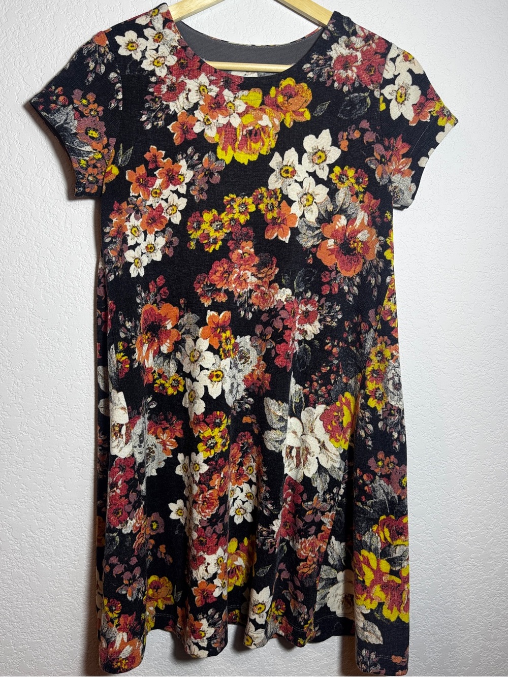 Kimchi Blue mini Dress Womens XS Floral Fit Flare Short Sleeve boho feminine